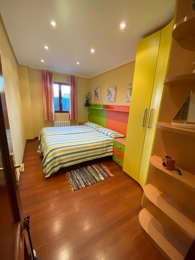 Apartamento En Complejo Residencial Rovacias Comillas Bagian luar foto