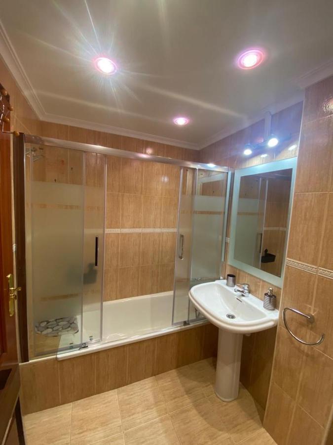 Apartamento En Complejo Residencial Rovacias Comillas Bagian luar foto